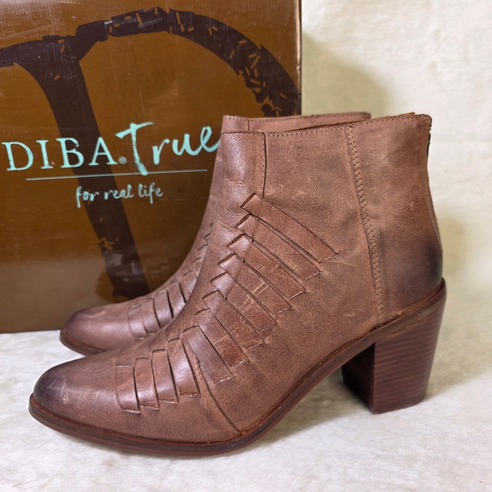 Diba True Neat Lee Western Ankle Boots Tan Woven Leather Womens 9.5 Excellent
